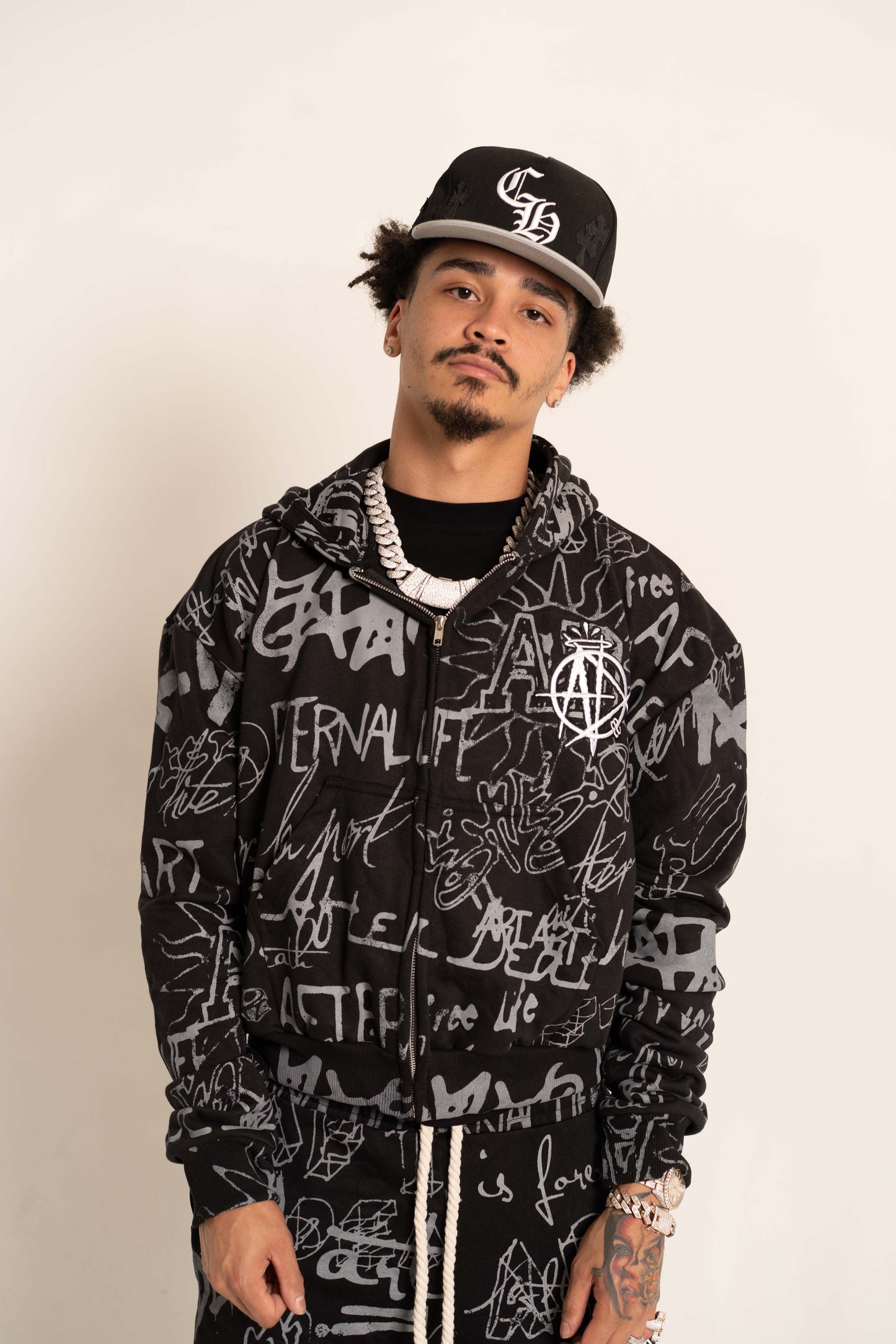 GRAFFITI SWEATSUIT